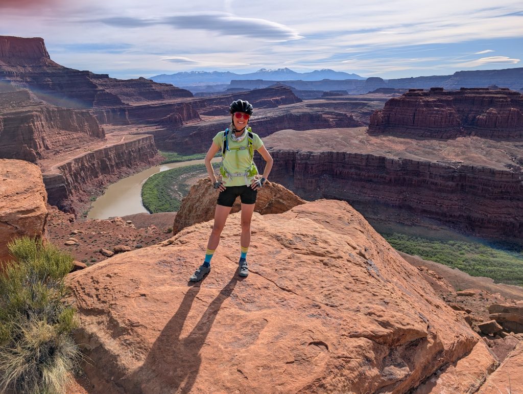 white rim road canyonlands by bicycle